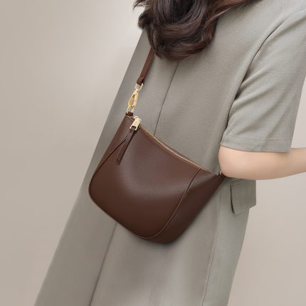 2025 Women's New Crossbody Bag - Autumn/Winter Fashion Versatile Style, Small Genuine Leather Dumpling Bag for Commuting